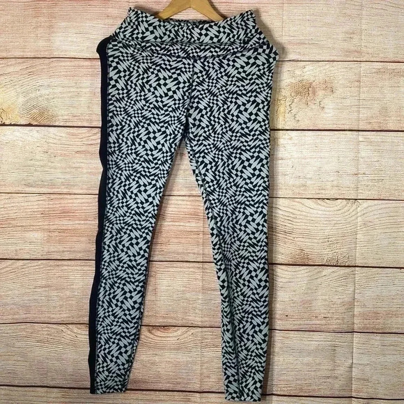 Nike Dry-Fit Women’s Abstract Leggings Medium - Picture 2 of 8